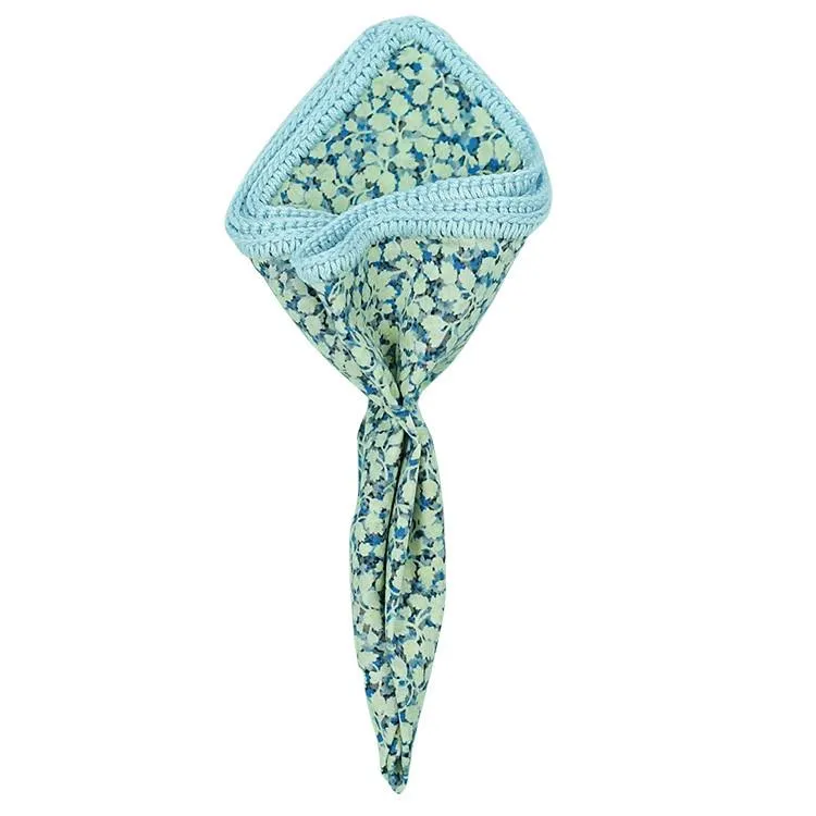 Floral Ceruleo with Sky Blue Signature Border