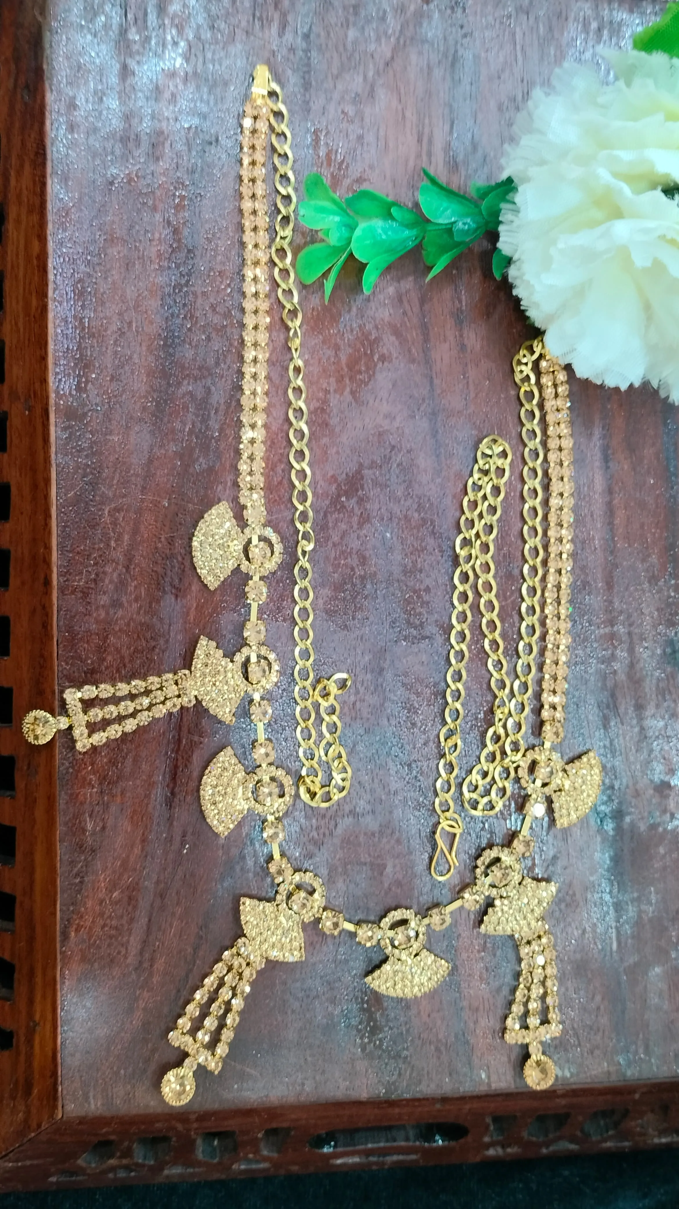 Gorgeous Gold Color Stone Worked Hanging Design Antique Gold Hip Chain