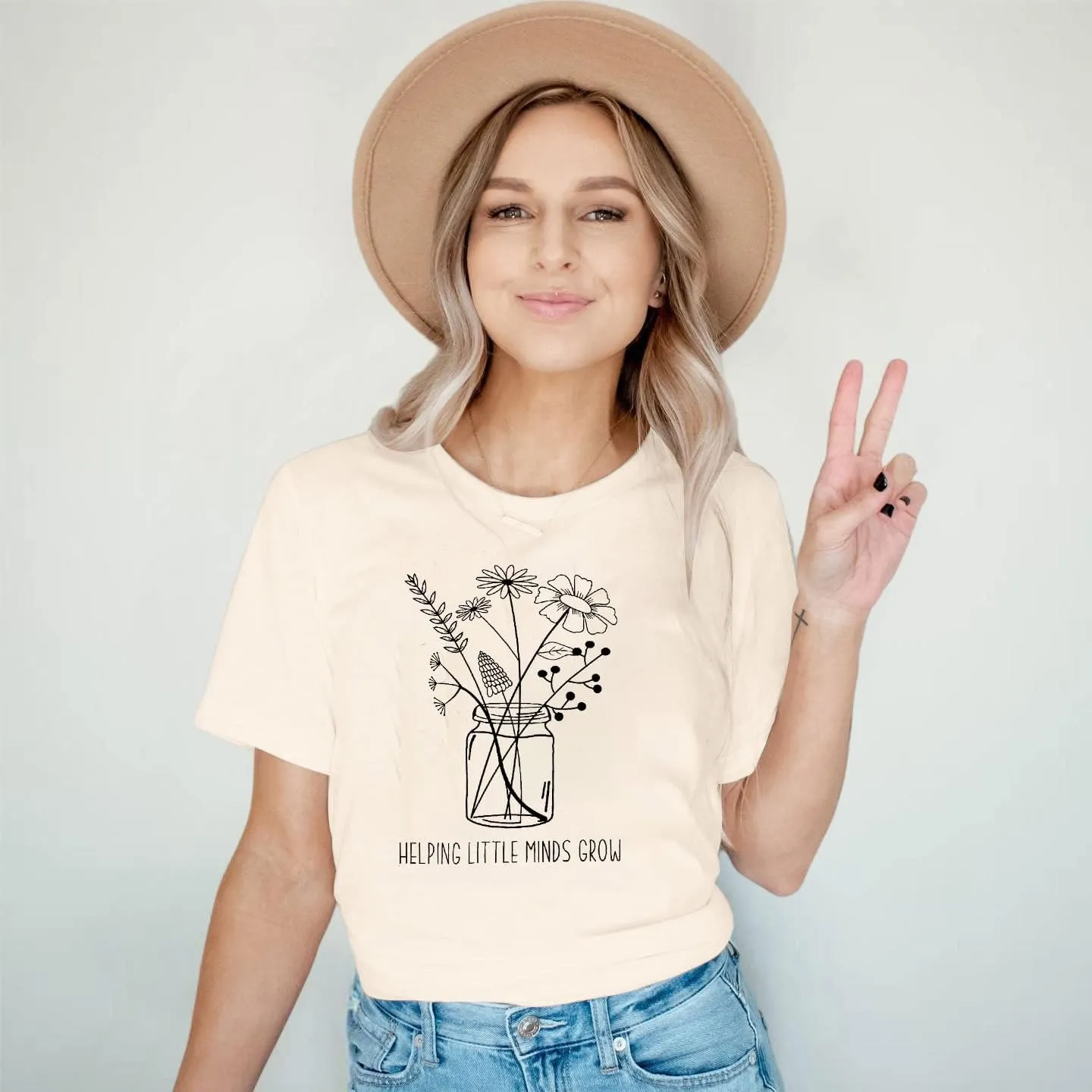 Teacher Shirt Women Wildflower Teacher Shirts Helping Little Minds Grow Kindergarten Teacher Tee Inspirational Tops